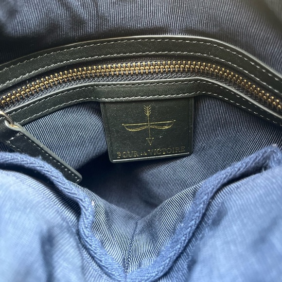 POUR LA VICTOIRE Handbag Black Tan Leather Hobo Slouch Womens Adjustable Strap - Picture 16 of 16